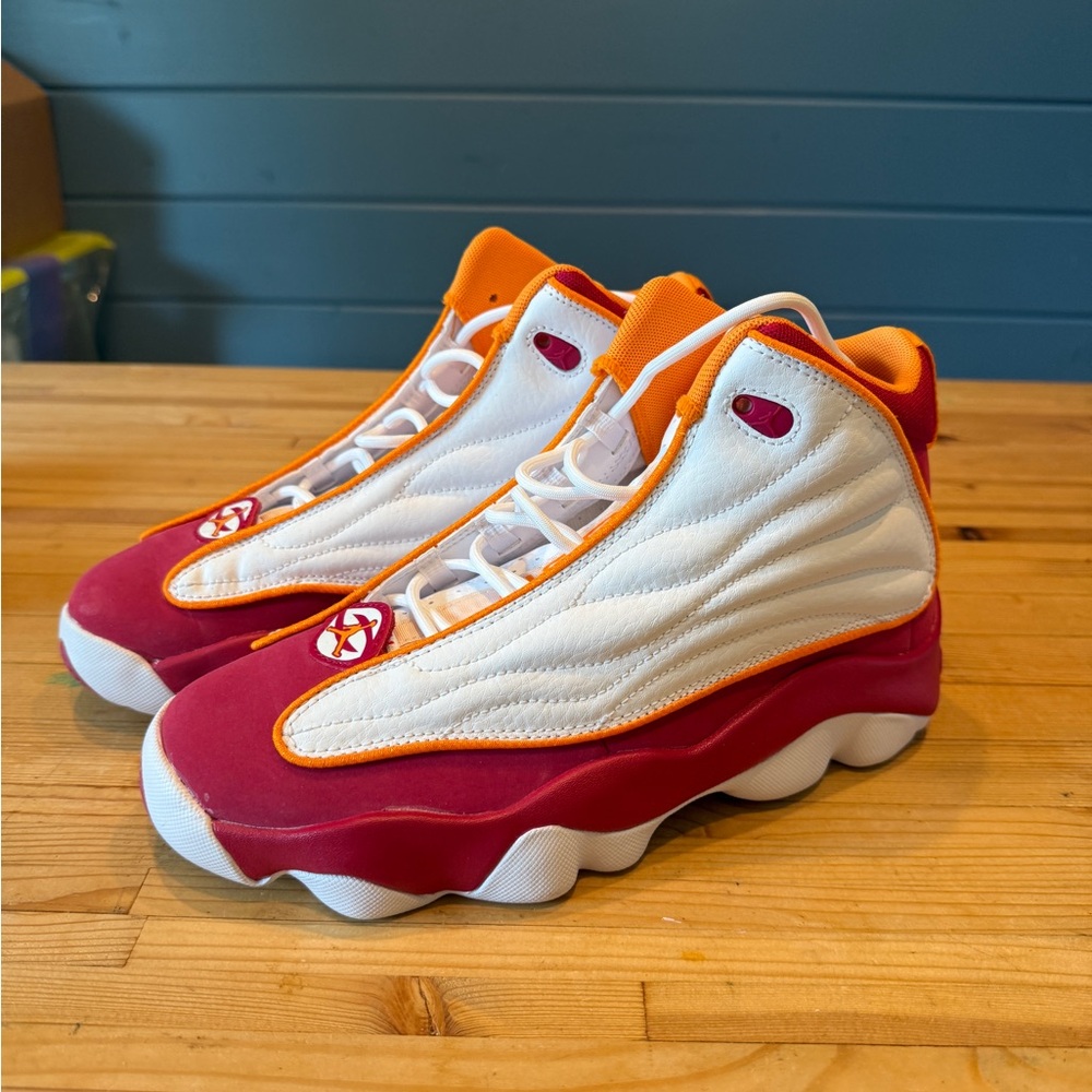 Jordan Pro Strong youth 6.5/ W8